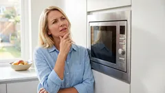Wie schädlich ist die Verwendung einer Mikrowelle: So funktioniert sie tatsächlich